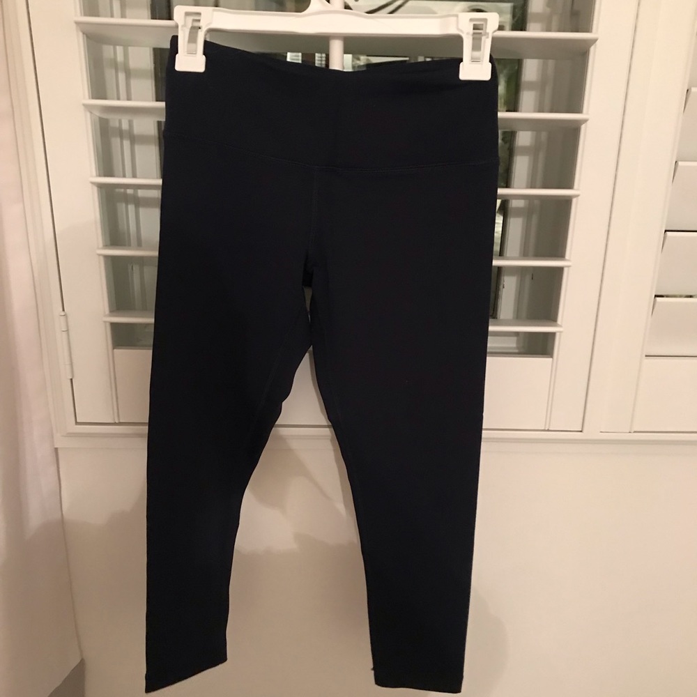 Navy blue crop leggings